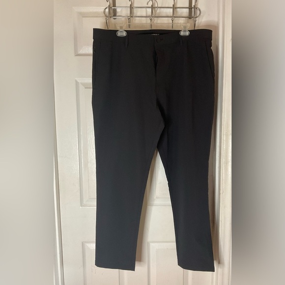Banana Republic Motion Tech Hybrid Pant Slim Fit Water Repellent Men’s 38/30 - Picture 1 of 4
